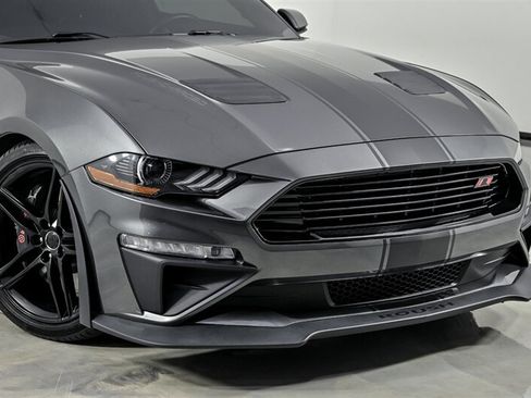 Used 2019 Ford Mustang GT Premium w/ GT Performance Package RWD image 2