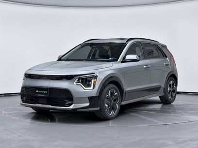 Used 2023 Kia Niro Wave w/ Wave Preserve Package