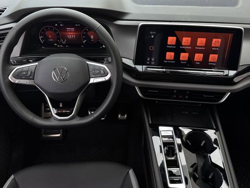 New 2026 Volkswagen Atlas Peak Edition AWD/4WD image 12
