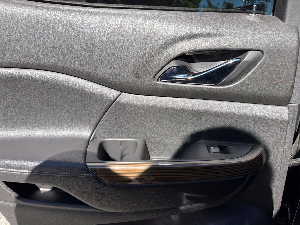 Used 2020 GMC Acadia SLE w/ LPO, Floor Liner Package FWD image 34