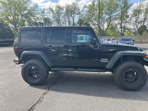 Used 2017 Jeep Wrangler Unlimited Sport w/ Quick Order Package 24S AWD/4WD image 20