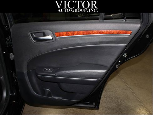 Used 2012 Chrysler 300 Limited RWD image 30