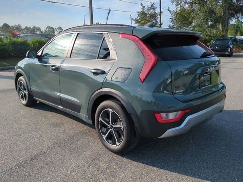 Used 2025 Kia Niro EX FWD image 7