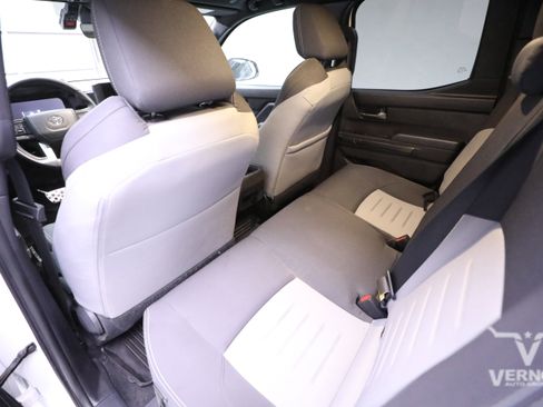 Used 2024 Toyota Tacoma TRD Sport image 9