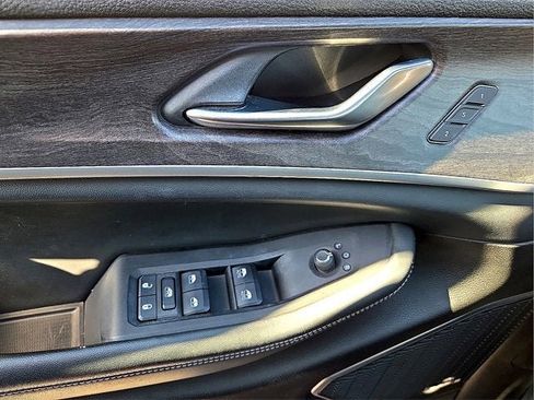 Used 2022 Jeep Grand Cherokee L Limited image 16