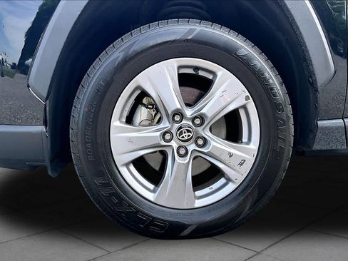 Used 2024 Toyota RAV4 XLE AWD/4WD image 11