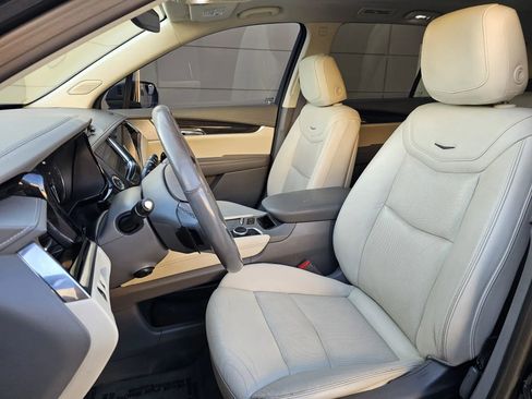 Used 2020 Cadillac XT6 Premium Luxury image 12