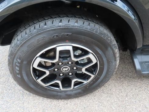 Used 2025 Ford Bronco Outer Banks AWD/4WD image 16