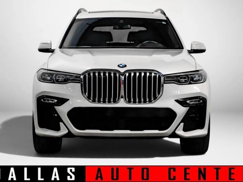 Used 2022 BMW X7 xDrive40i w/ M Sport Package AWD/4WD image 2