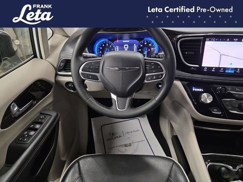 Used 2023 Chrysler Pacifica Limited FWD image 18