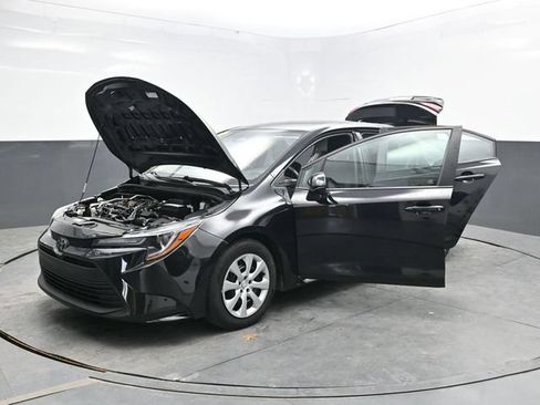Used 2023 Toyota Corolla LE FWD image 34