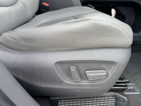 Used 2021 Toyota Sienna XLE image 36