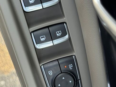 New 2026 Kia Carnival FWD image 17