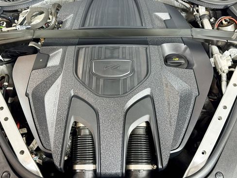 Used 2023 Porsche Panamera 4 w/ Premium Package image 29