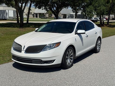 Used 2015 Lincoln MKS FWD image 4