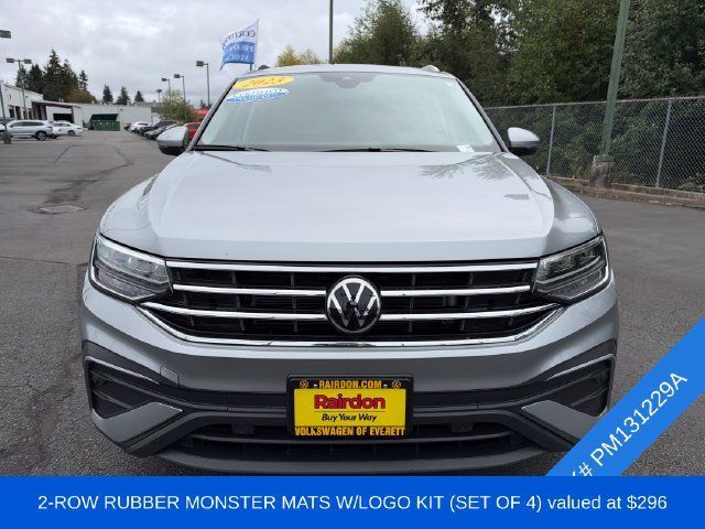 Used 2023 Volkswagen Tiguan SE AWD/4WD image 2