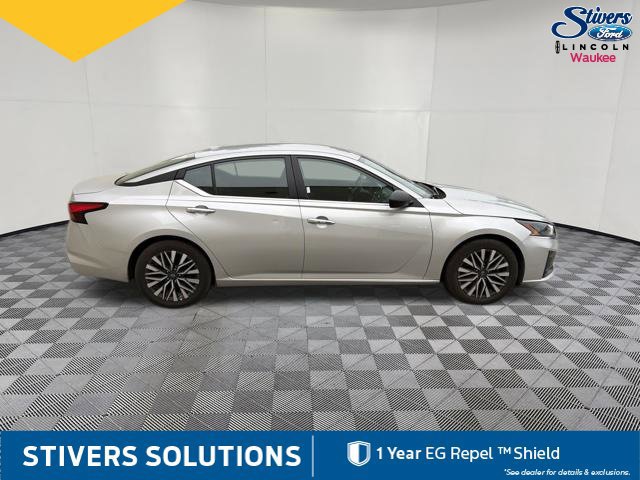 Used 2025 Nissan Altima 2.5 SV FWD image 5