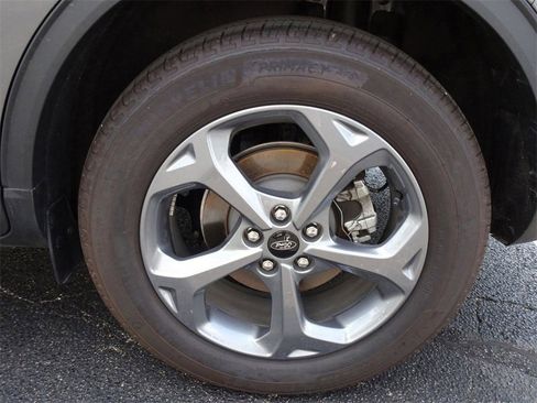 Used 2025 Ford Escape ST-Line w/ Cold Weather Package image 4