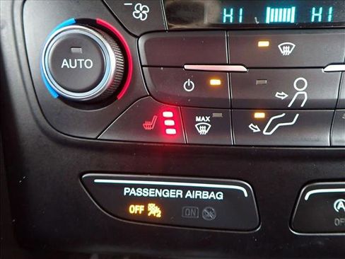 Used 2017 Ford Escape Titanium image 21