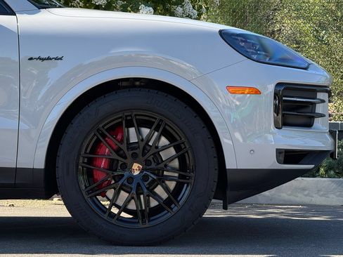 Used 2026 Porsche Cayenne S AWD/4WD image 36