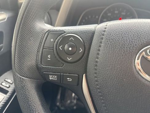 Used 2013 Toyota RAV4 LE image 14