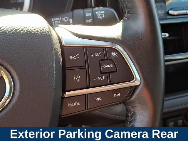 Used 2020 Toyota Highlander LE AWD/4WD image 8