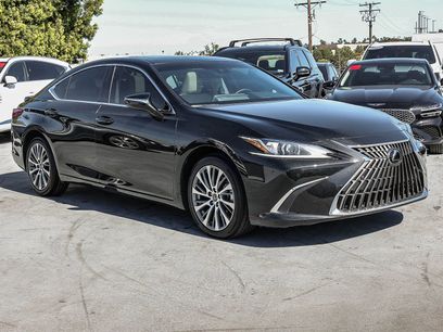 Used 2025 Lexus ES 300h w/ Premium Package