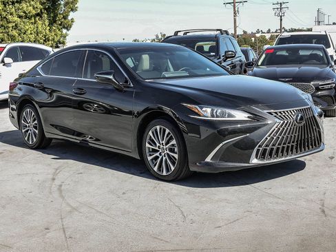 Used 2025 Lexus ES 300h w/ Premium Package FWD image 3