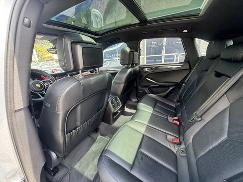 Used 2016 Porsche Macan S AWD/4WD image 23