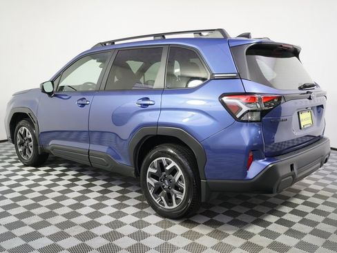 Used 2026 Subaru Forester Premium AWD/4WD image 3