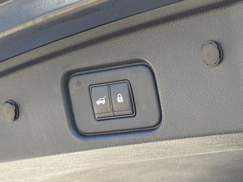 Used 2025 Nissan Pathfinder SV image 23