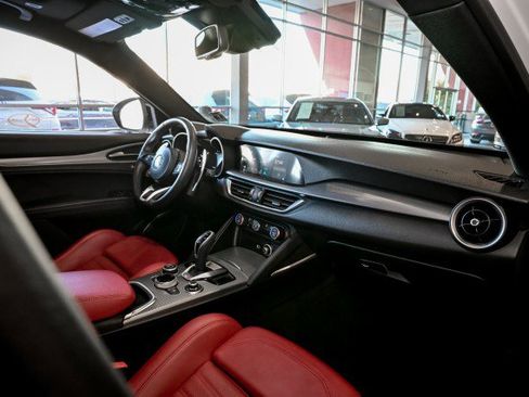 Used 2023 Alfa Romeo Stelvio Veloce image 26