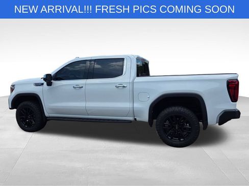 Used 2019 GMC Sierra 1500 SLT w/ SLT Premium Plus Package AWD/4WD image 4