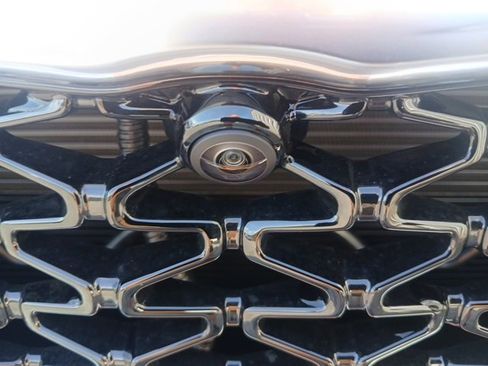 New 2026 Chrysler Pacifica Select image 9