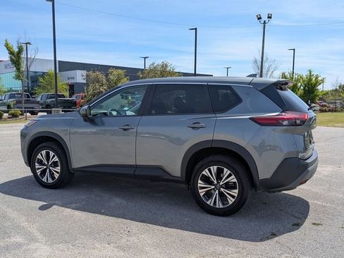 Used 2023 Nissan Rogue SV image 5