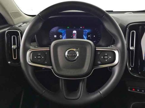 Used 2025 Volvo XC40 B5 Plus w/ Climate Package image 20