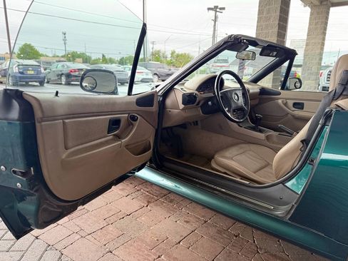 Used 1997 BMW Z3 1.9 RWD image 32