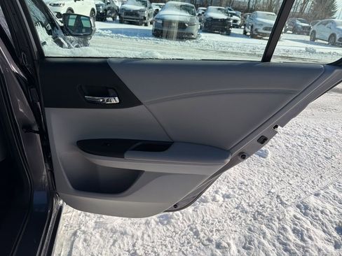Used 2015 Honda Accord Touring image 25