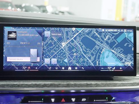 Used 2025 BMW 740i xDrive image 18