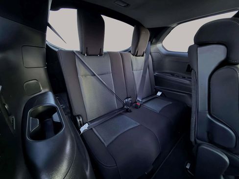 Used 2018 Nissan Pathfinder SV image 23