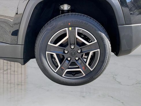 New 2026 Jeep Cherokee Limited image 33