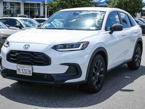 Used 2024 Honda HR-V Sport image 3