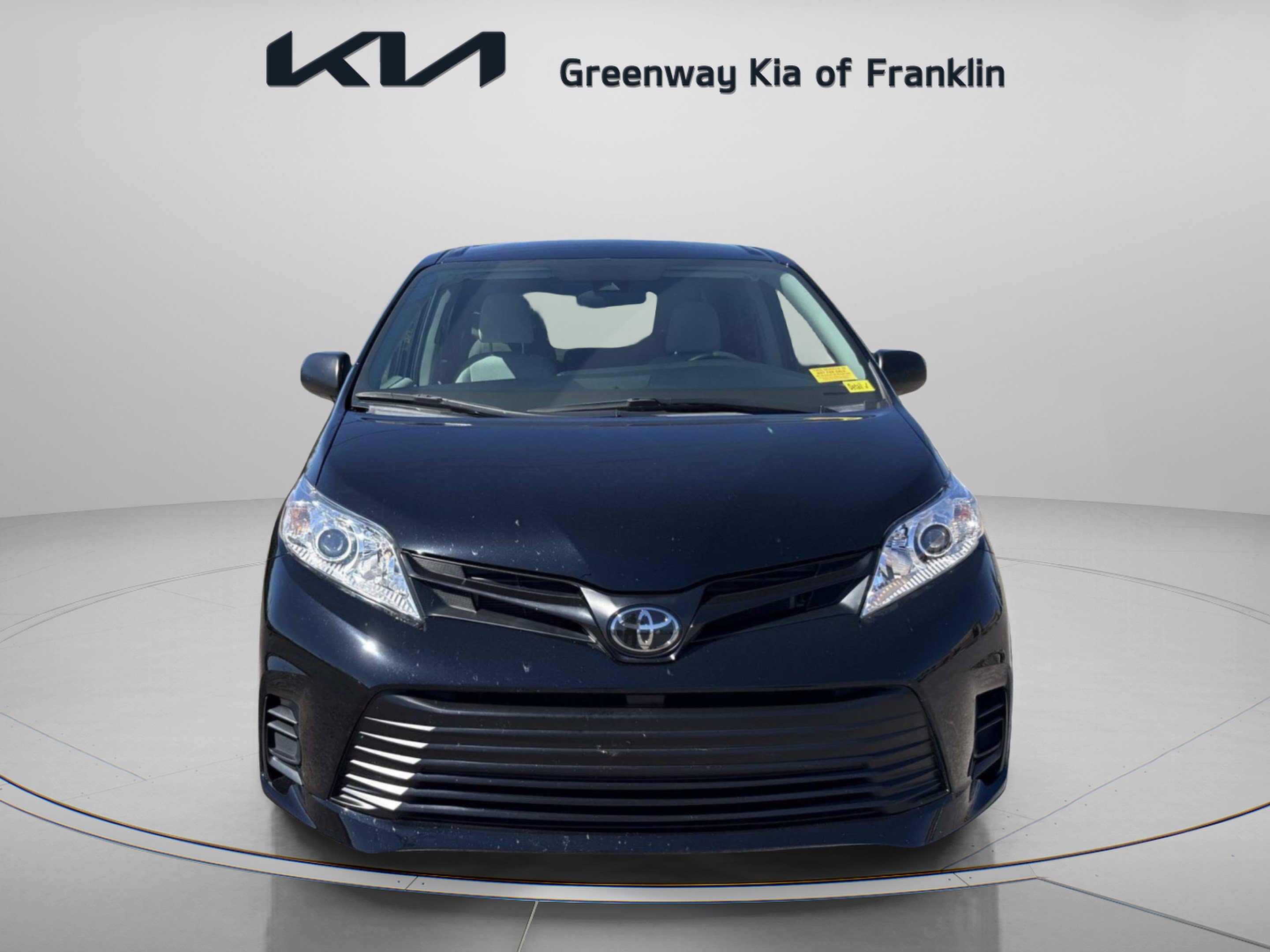 Used 2020 Toyota Sienna L FWD image 2