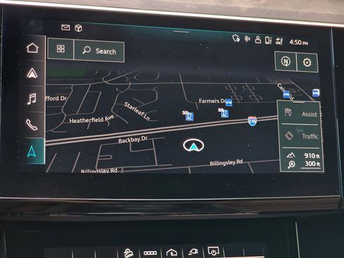 Used 2022 Audi e-tron Premium Plus AWD/4WD image 32