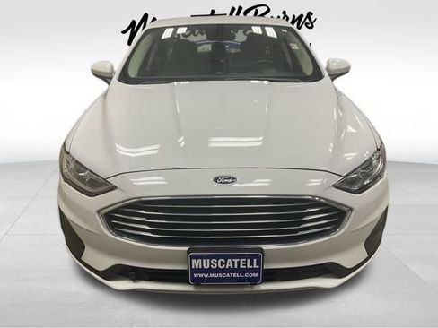 Used 2020 Ford Fusion SE image 2