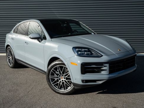 Certified 2025 Porsche Cayenne Coupe image 28