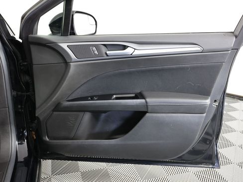 Used 2016 Ford Fusion SE FWD image 25