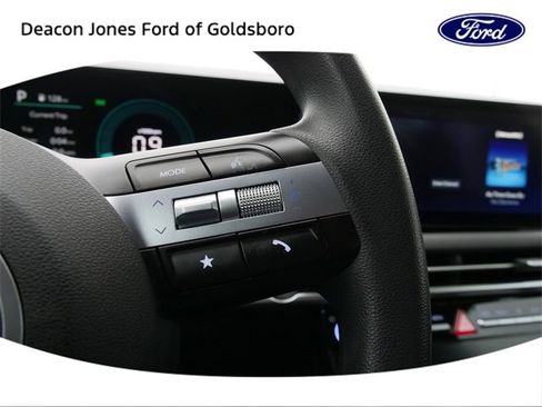 Used 2025 Hyundai Santa Cruz SEL image 20