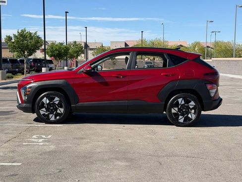 Used 2024 Hyundai Kona SEL FWD image 2