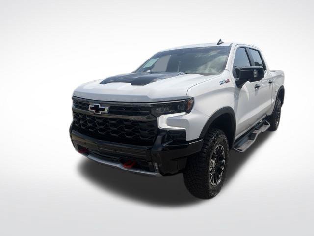 Used 2025 Chevrolet Silverado 1500 ZR2 w/ Technology Package AWD/4WD image 3
